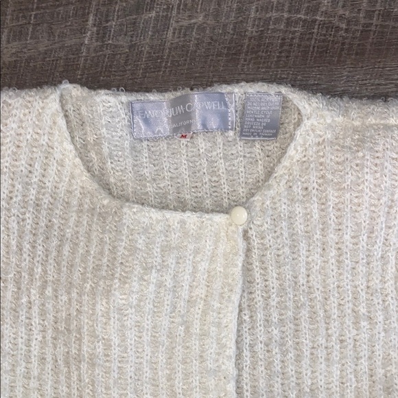 Vintage Cream Chunky Knit Cardigan with Ribbed Pattern and shoulder pads - Picture 4 of 12